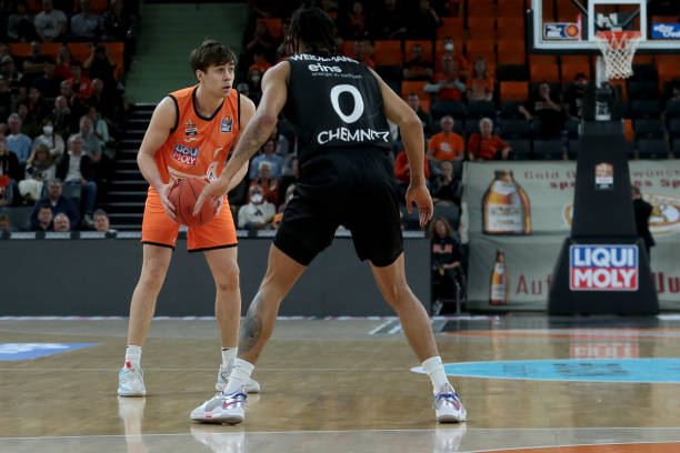 在欧冠更进 在欧冠更进